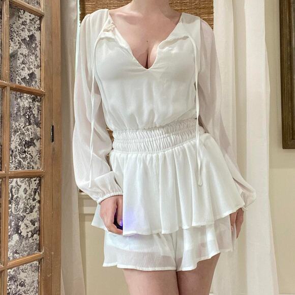 Barely worn goddess white - Picture 2 of 8